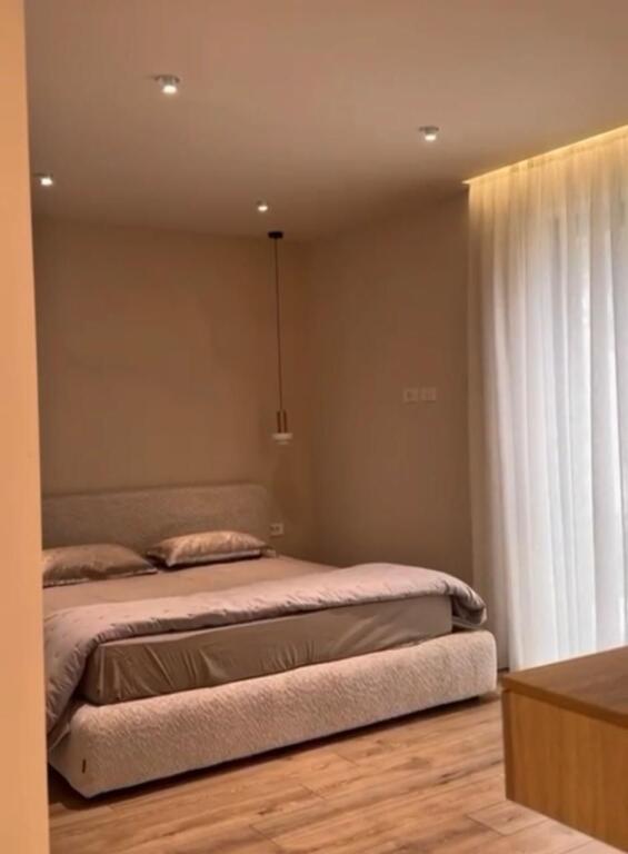 Shitet, Vilë Individuale, Kompleksi "San Pietro", Gjiri i Lalëzit