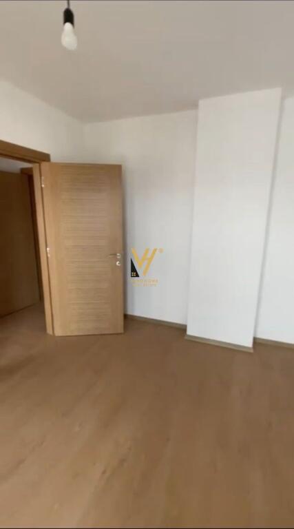 JEPET AMBIENT 117 M2 ME QIRA TE 5 MAJI 500 EURO