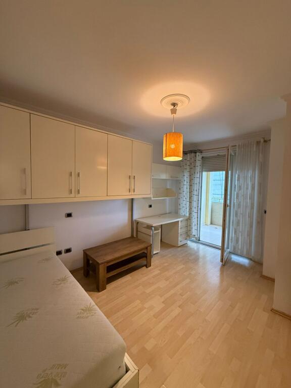 Appartamento in affitto 3+1+2+2 Balconi vicino al Giardino Zoologico, botanico, vicino alla pizzeria Pavarotti