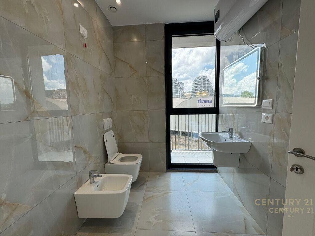 JEPET ME QIRA ZYRE + POST PARKIMI TEK RR. KOSOVAREVE !