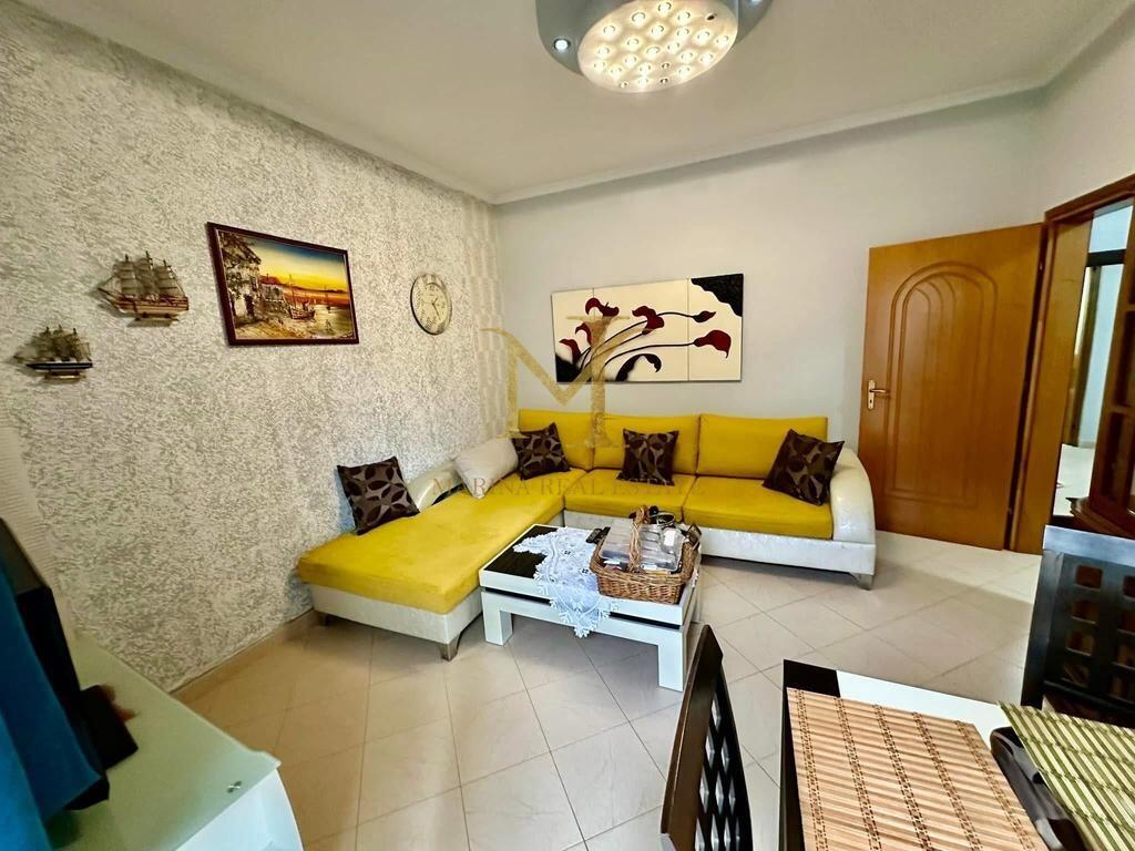 APARTAMENT 1+1 ME QERA AFATGJATE NE PLAZH ILIRIA  350euro!!
