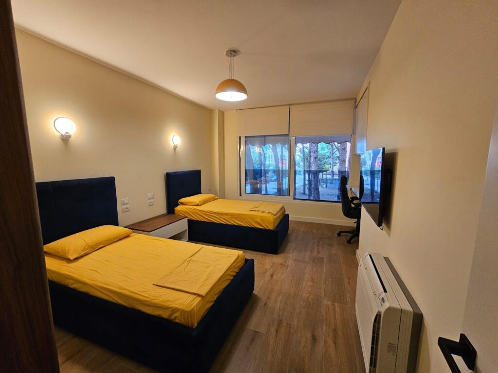 Shitet super apartament 2+1+ depo ne zonen e malit te robit
