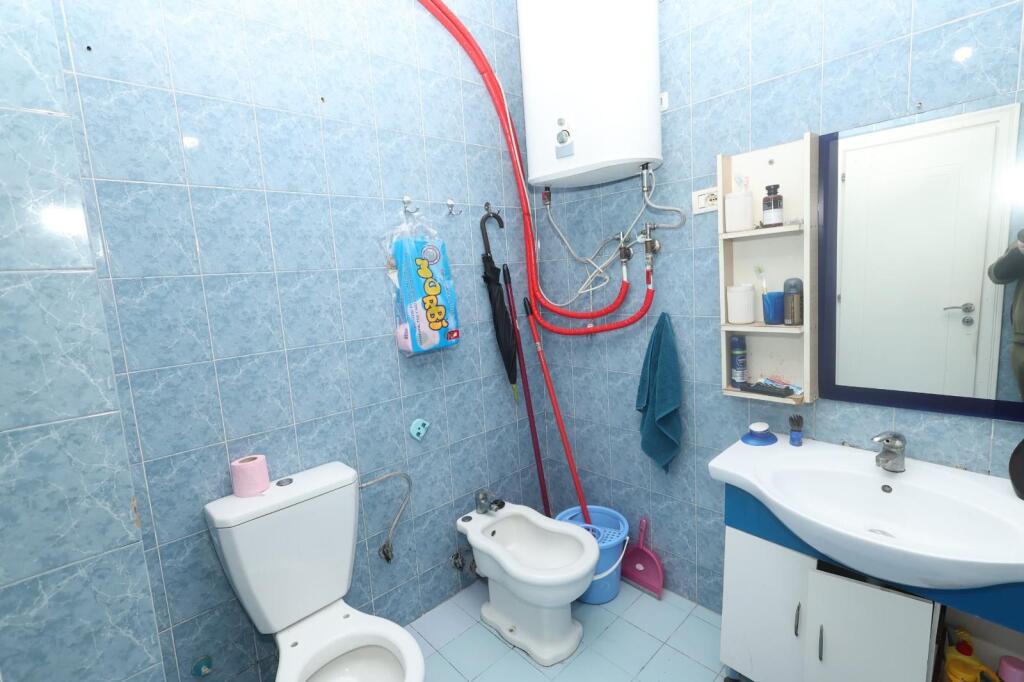 Jepet Apartament 1+1 Me Qira. Shkoze Pranë Hotel Gixharrit