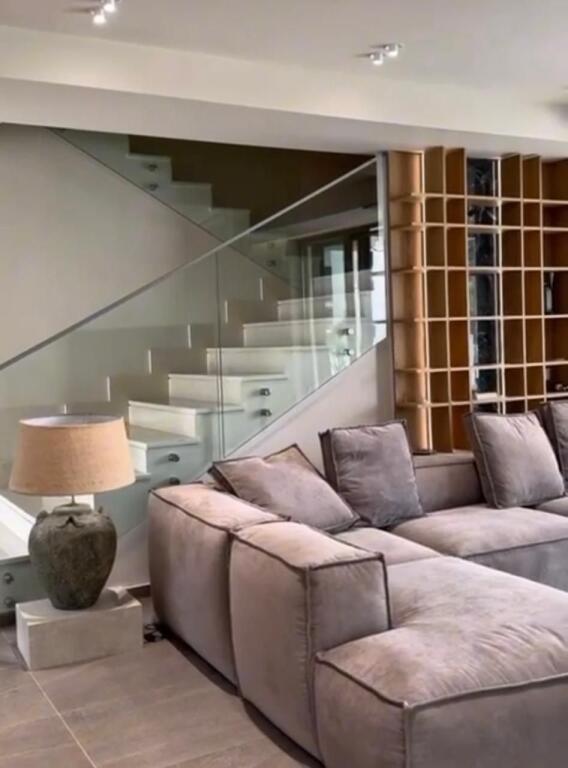 Shitet, Vilë Individuale, Kompleksi "San Pietro", Gjiri i Lalëzit