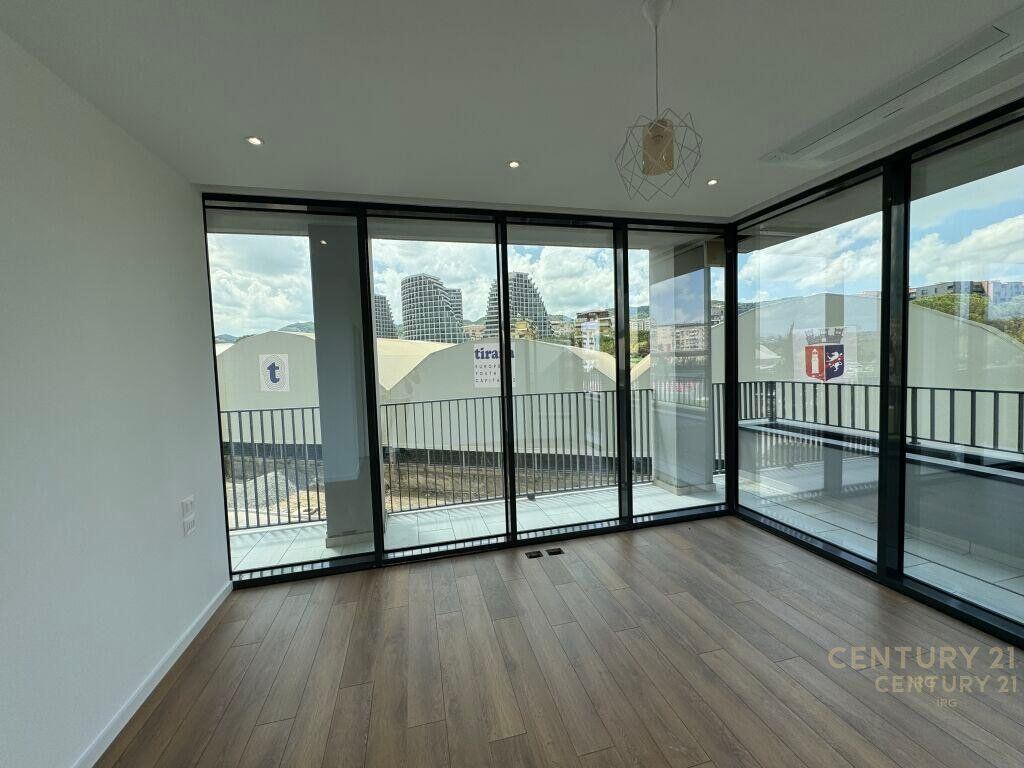 JEPET ME QIRA ZYRE + POST PARKIMI TEK RR. KOSOVAREVE !