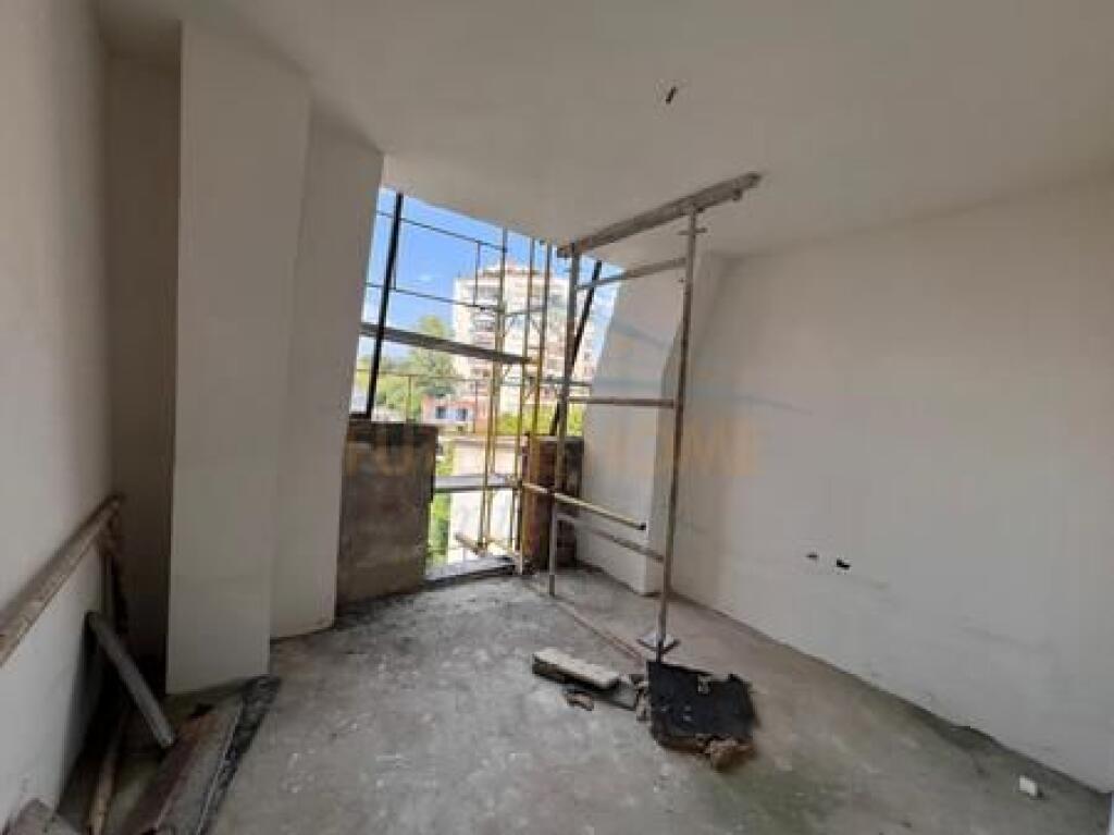 Shitet, Apartament 2+1, Rruga e Elbasanit, Tiranë.