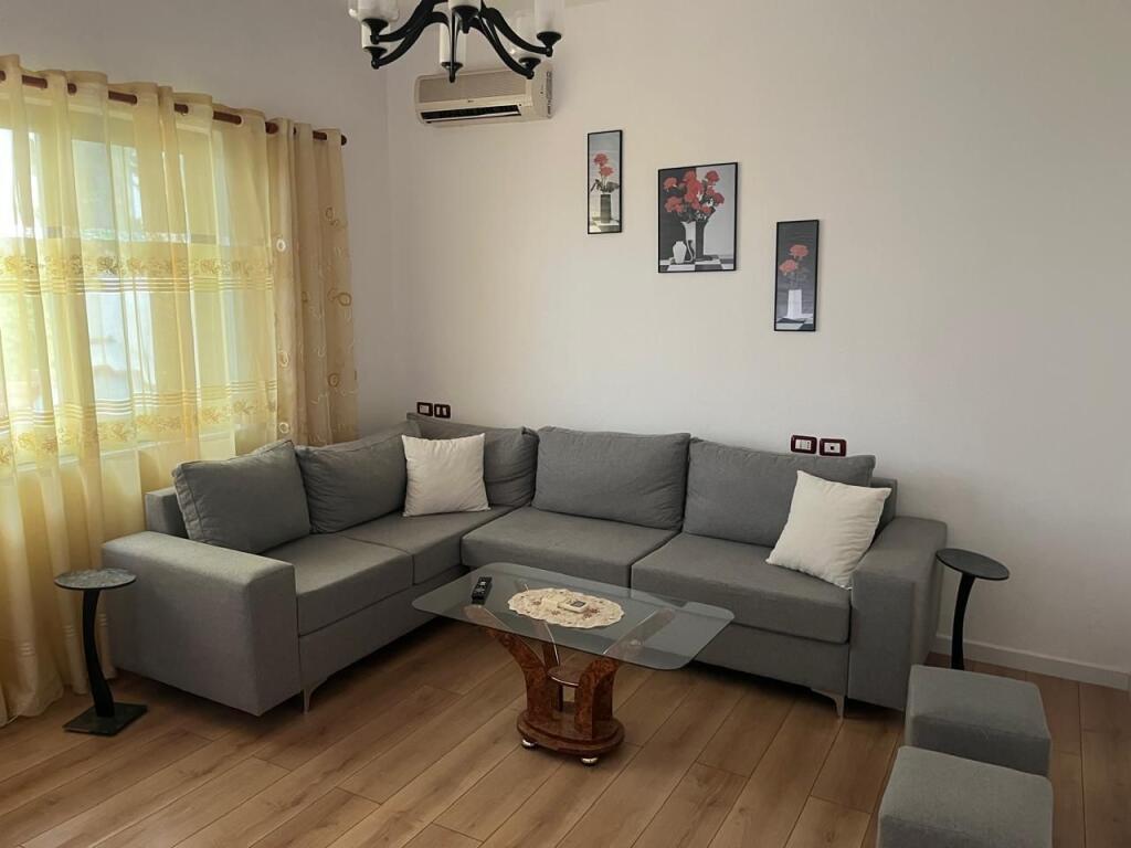 Jepet me qira shtepi private