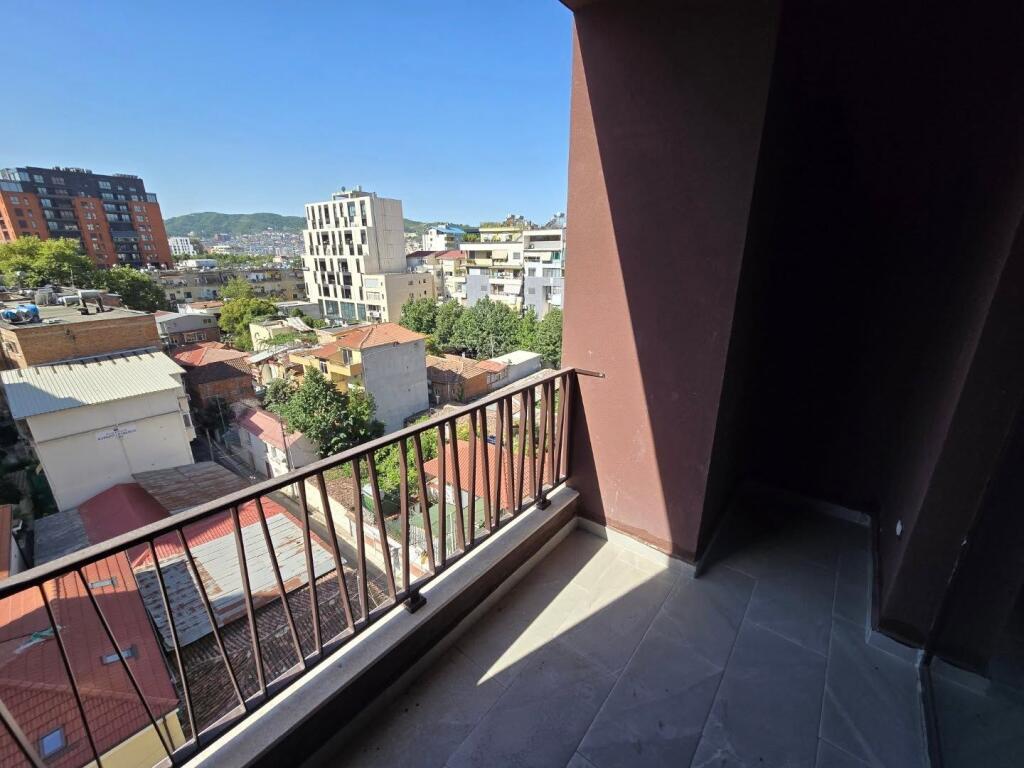 JEPET ME QERA APARTAMENT 1 +1 /PRANE SPITALIT GJERMAN &amp; M.SHYRI