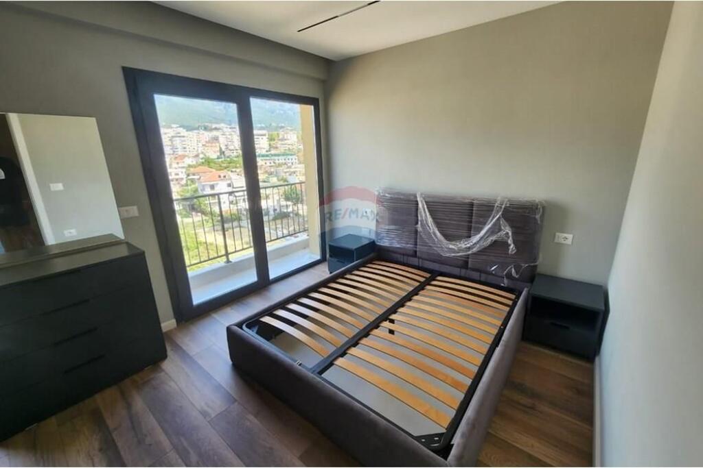 Apartament per qira Porcelan