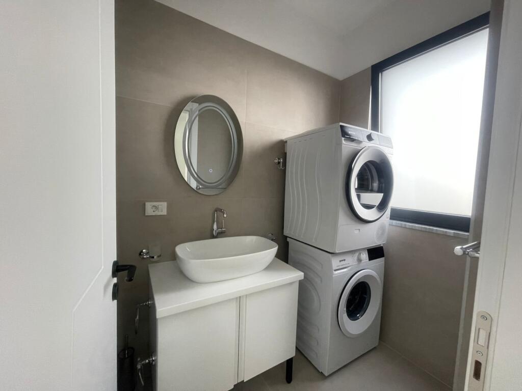 Apartament 2+1+2 plus post parkimi tek artisiti ne Don Bosko