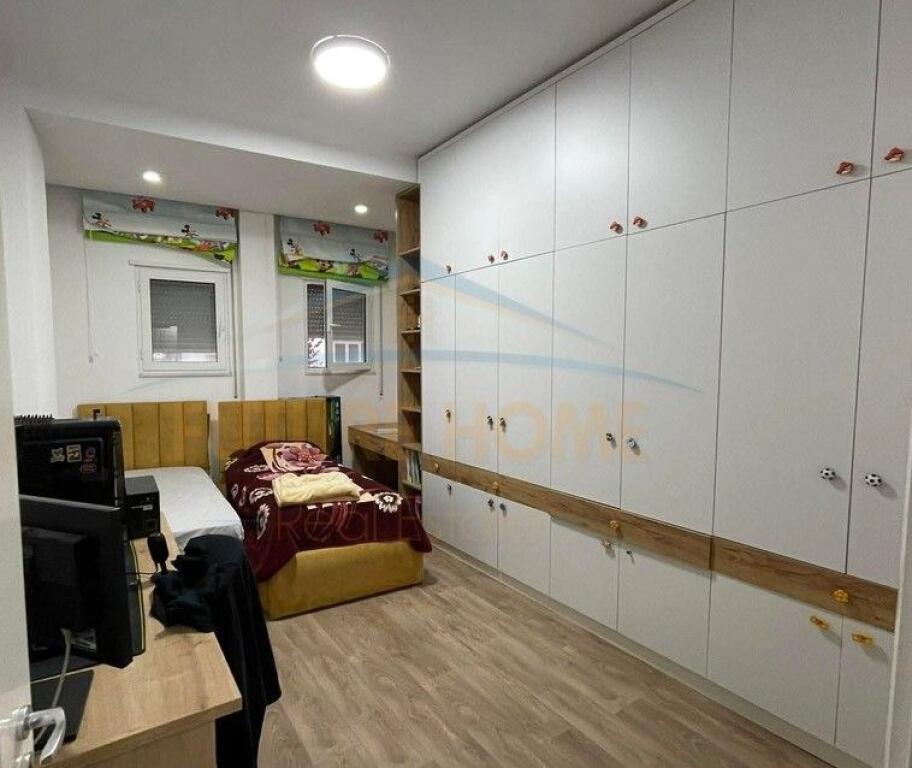 Shitet , Apartament 2+1,Kopshti Zoologjik,Tirane