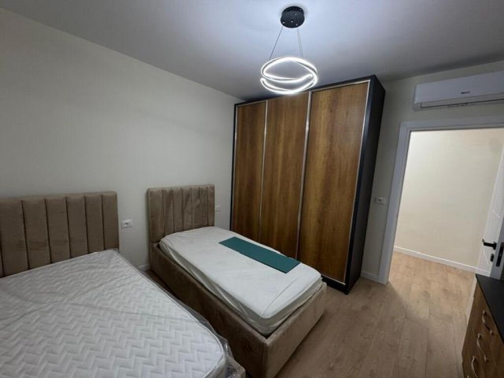 🔑QIRA | Apartament 2+1  📍 Komuna e Parisit – pranë Lulishtes