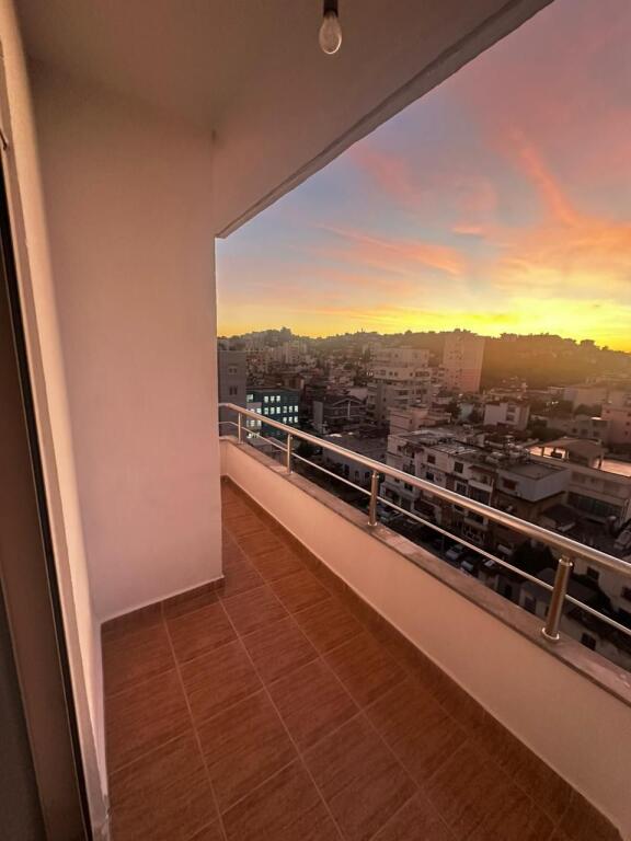 🏡 SHITET APARTAMENT 2+1 + 3 BALKONE POLICIA DURRES