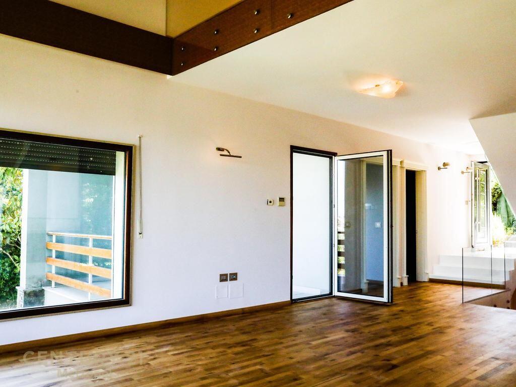 Luxury Villa for Sale – Long Hill Residence