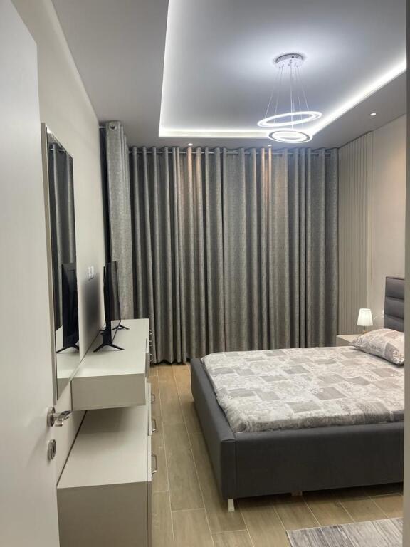 Jepet apartament me qira 1+1 Parku Olimpik,Komuna e Parisit