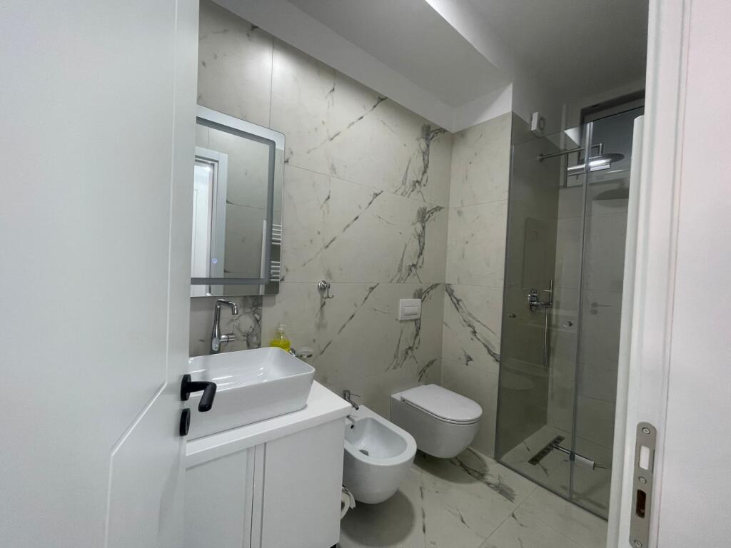 Apartament 2+1+2 plus post parkimi tek artisiti ne Don Bosko