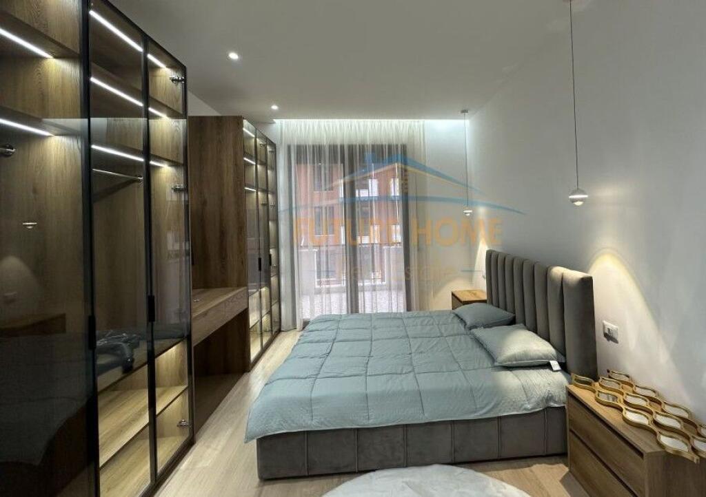 Affitto, Appartamento 2+1+2 Posto Auto, Complesso Delijorgji, Tirana.