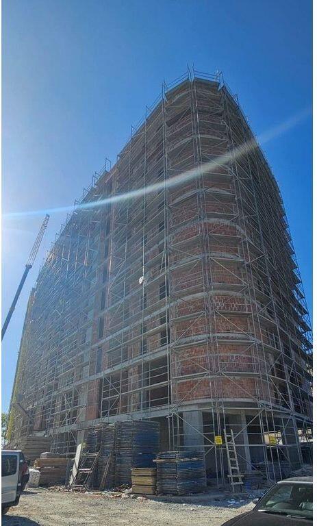 Ali Demi, Apartament 2+1 në shitje