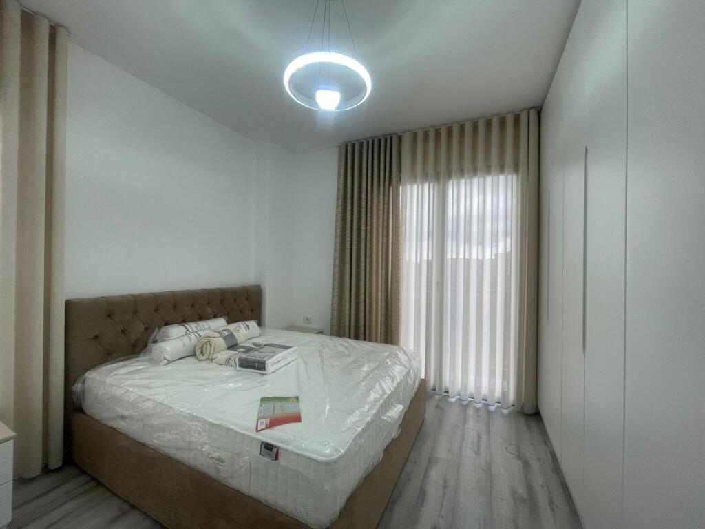 Apartament 2+1+2 plus post parkimi tek artisiti ne Don Bosko