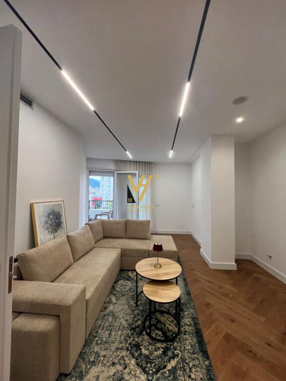 JEPET APARTAMENT 2+1+2+BLK ME QIRA TE RRUGA E DURRESIT 1.200 EURO