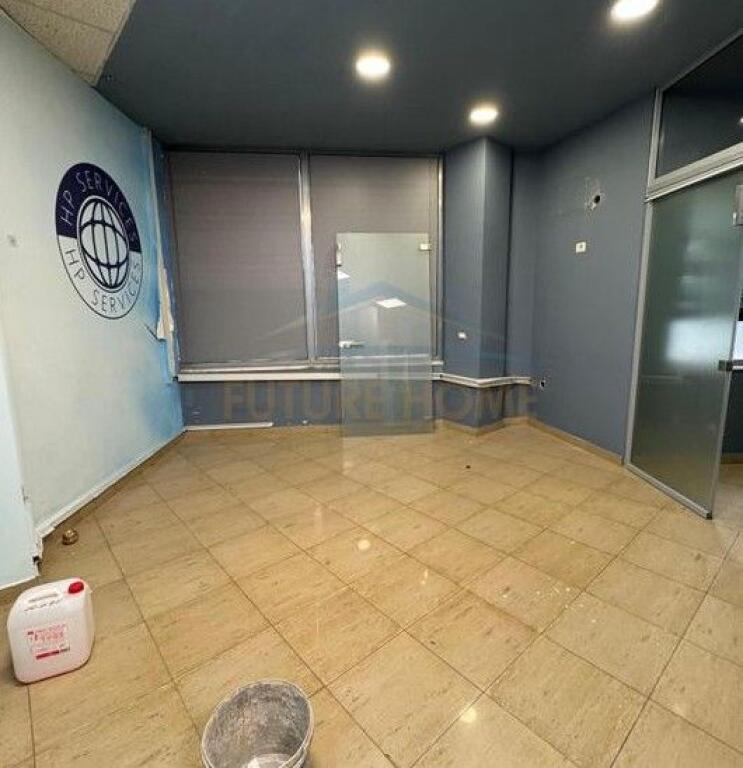 Qera, Ambient Biznesi, Rruga Ferit Xhajko, Tiranë.