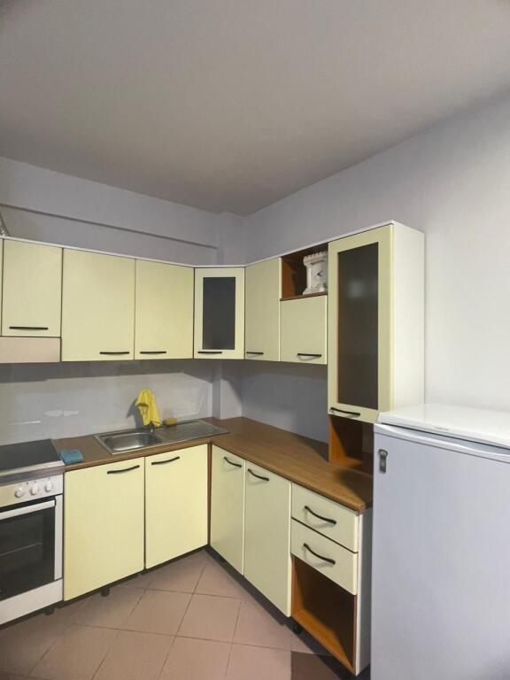 Jepet me qira apartament ne plazh iliria 1+1 totalishte i mobiluar