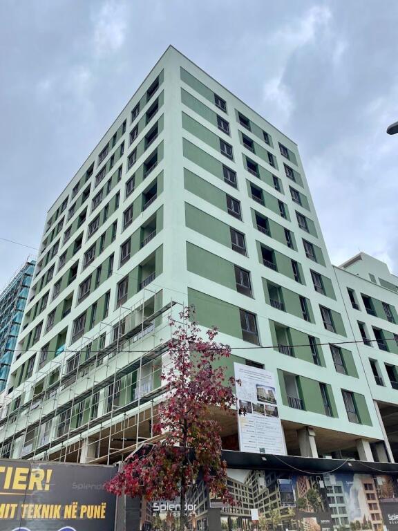 Shitet apartament 2+1+2 porcelan  