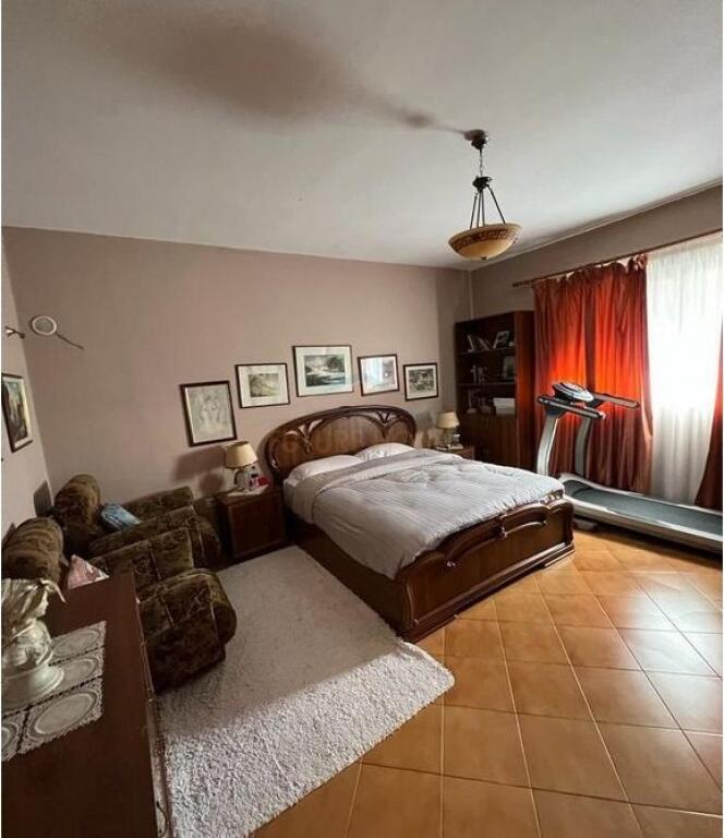 Shitet, Apartament 2+1, Zogu i Zi, Tirana.