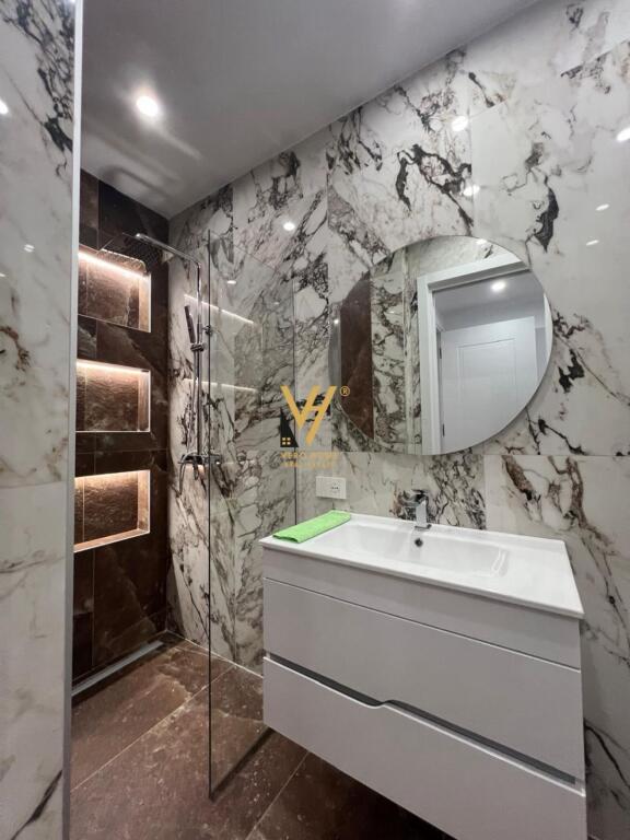 JEPET APARTAMENT 2+1+2+BLK ME QIRA TE RRUGA E DURRESIT 1.200 EURO