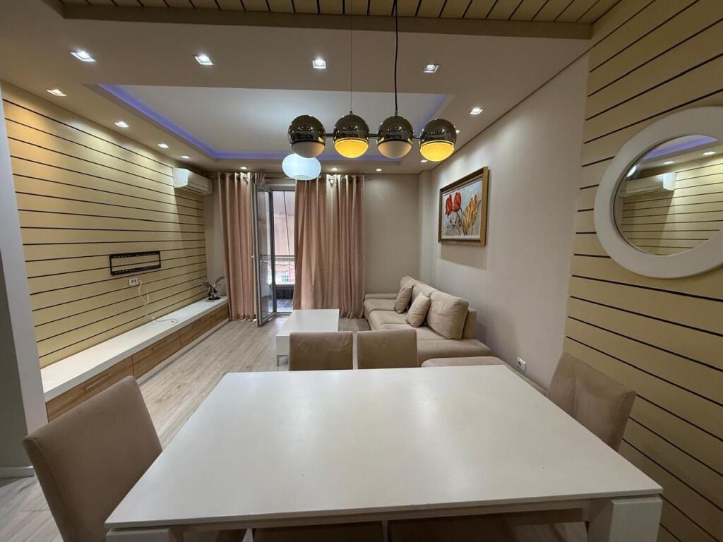 Apartament 2+1+ parkim ne Xhamllik