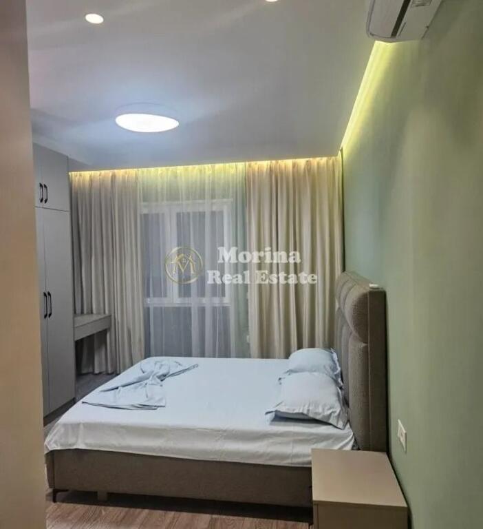 Qera, Apartament 2+1, Sheshi Shqiponja , Rruga Dritan Hoxha, 700 Euro/muaj