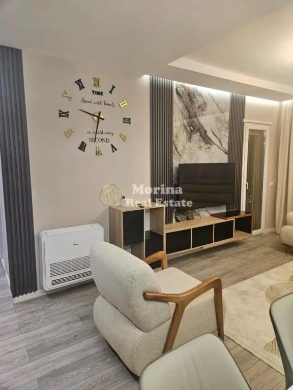 Qera, Apartament 2+1, Sheshi Shqiponja , Rruga Dritan Hoxha, 700 Euro/muaj
