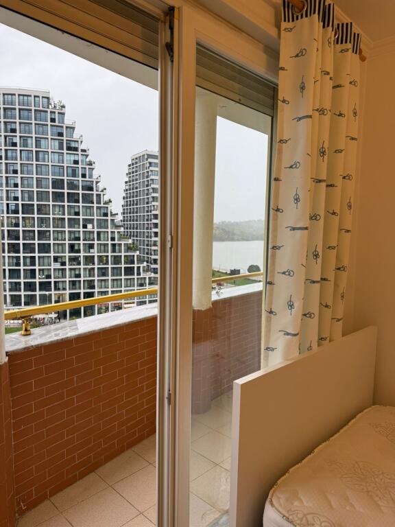 Appartamento in affitto 3+1+2+2 Balconi vicino al Giardino Zoologico, botanico, vicino alla pizzeria Pavarotti