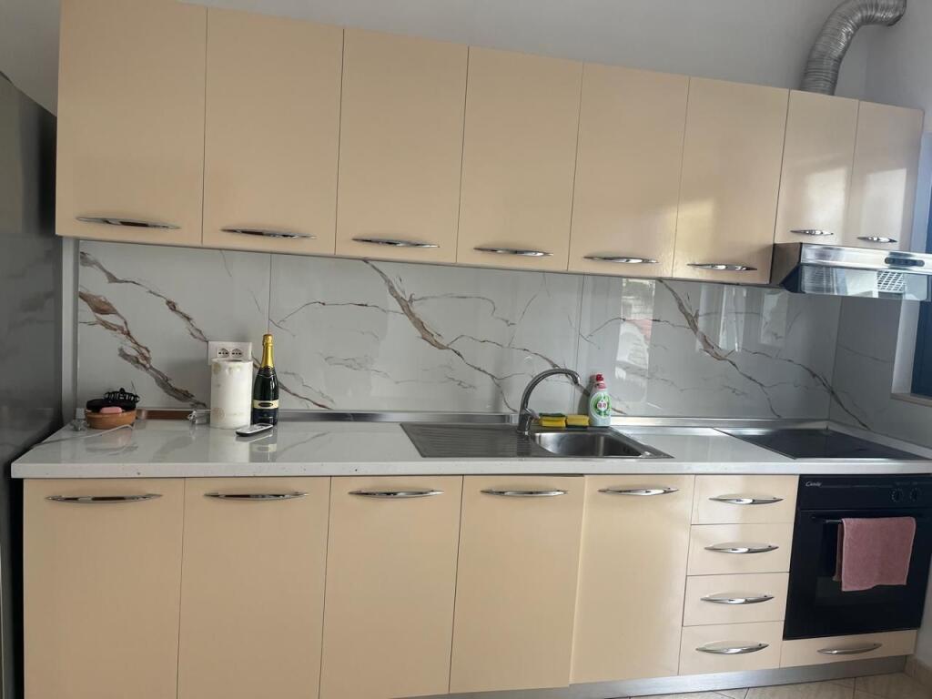 Jepet me qira shtepi private