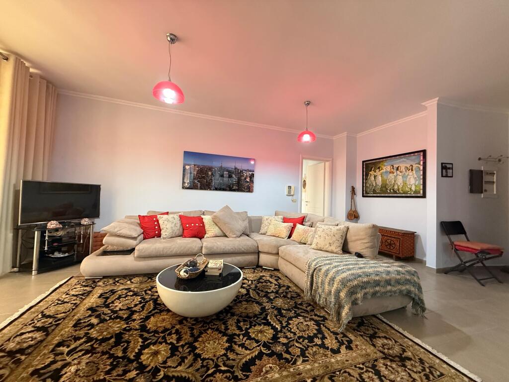 Affitto Appartamento 3+1+2+ 3 balconi Lago secco