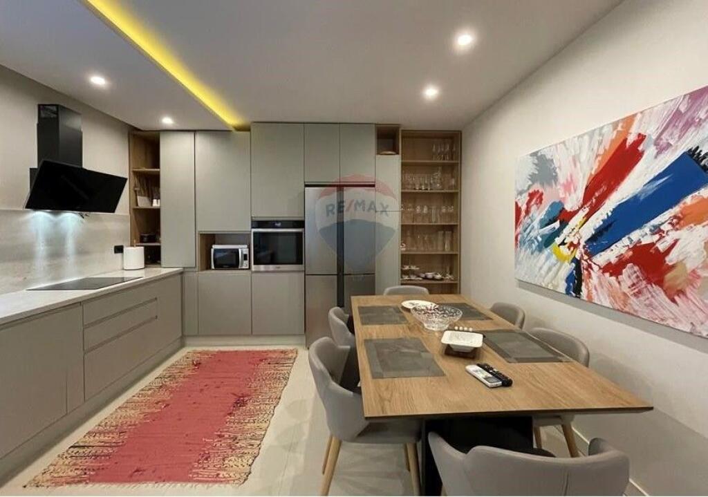 Jepet me Qira Vile Luksoze prane Teg