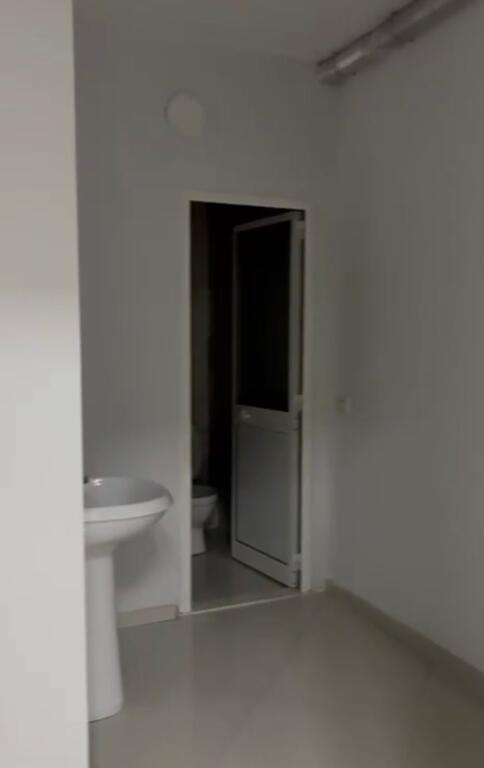 ZYRE ME QERA 160 M2 ASTIR 2.000 EURO