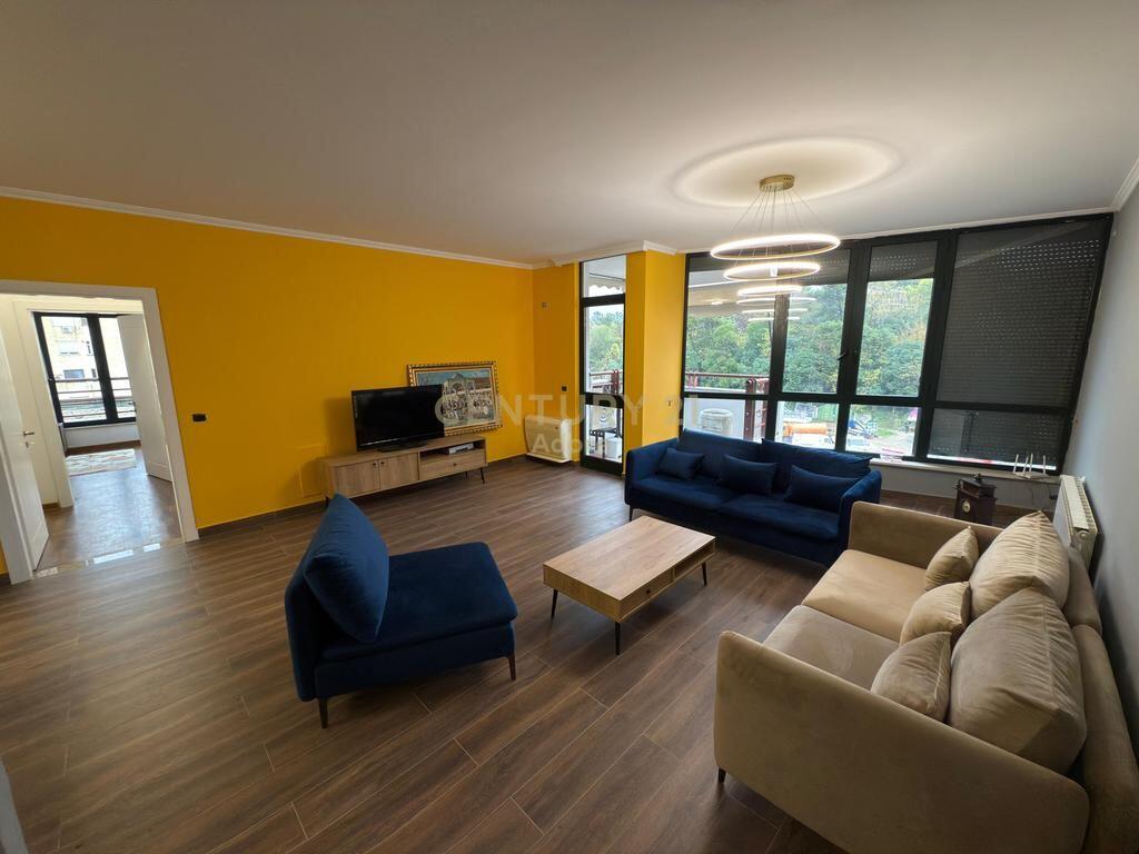 Jepet me qira apartament 2+1+2 , prane Kompleksit NOBIS 1,600 € /Muaj Sip. Totale  121m2