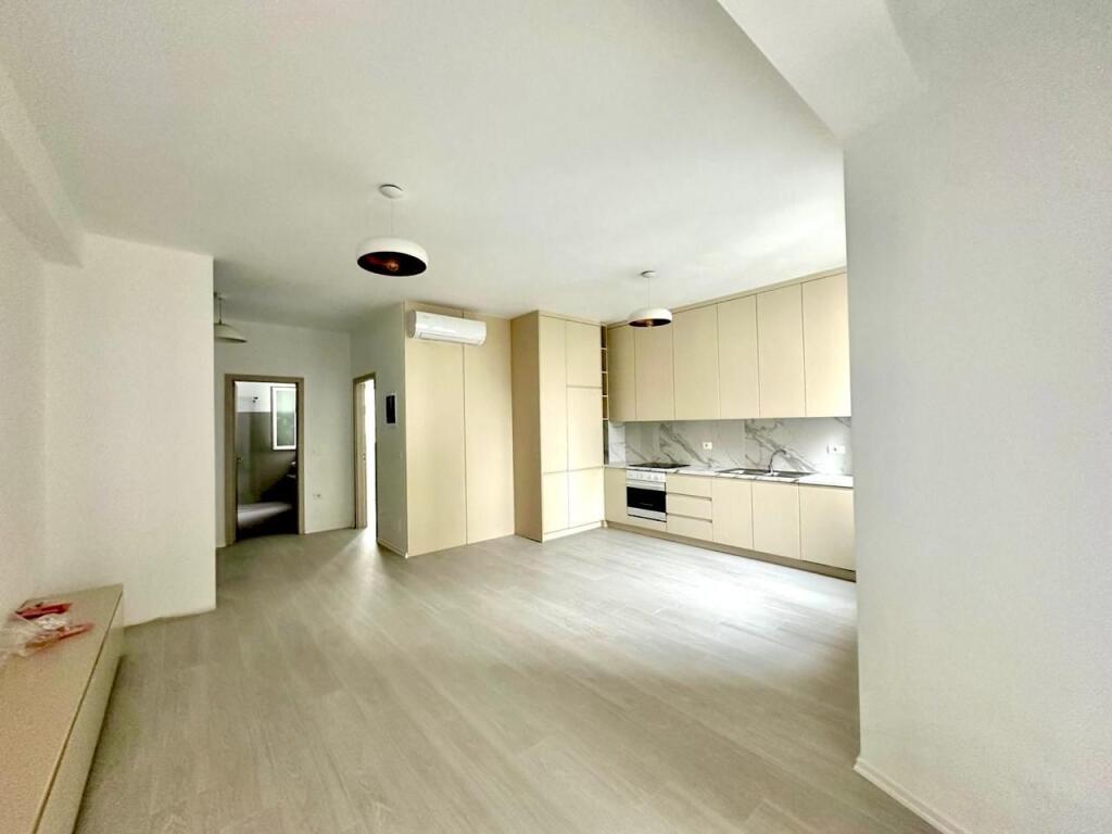 Apartment + Parking Space - For Rent - Riverside Residence