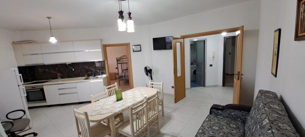 🏡 APARTAMENT ME QERA 1+1 📍 Te Toçaku, plazh Durres