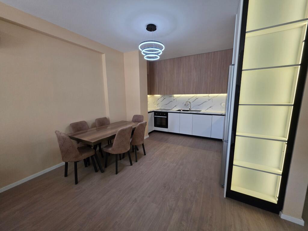 Affittasi appartamento 2+1+2+posto auto+veranda, Lago Secco