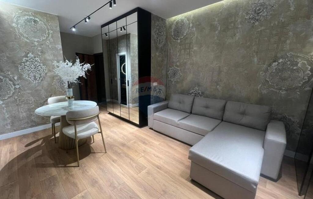 Apartament - Për Shitje - Sheshi Skënderbej, Tiranë!!!! ID: 530181095-235