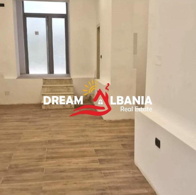 Negozio in vendita vicino alla Stazione dei Treni, Tirana(ID 4171449)