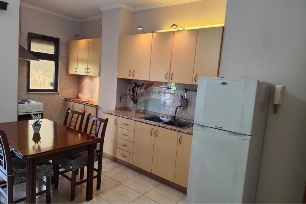 Apartament - Për Shitje - Rruga Ali Demi, Tiranë (ID: 530551001-145)