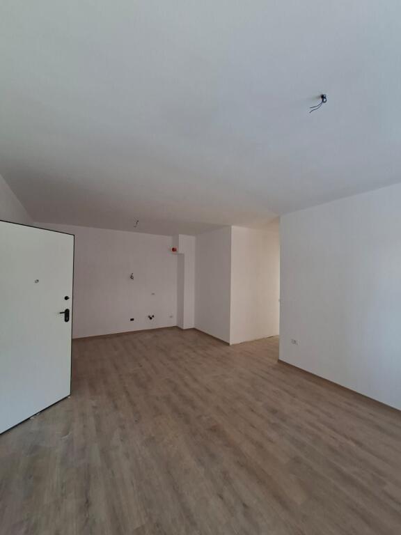 SHITET APARTAMENT 2+1+2 TE REZIDENCA XHELUKS rr.ELBASANIT