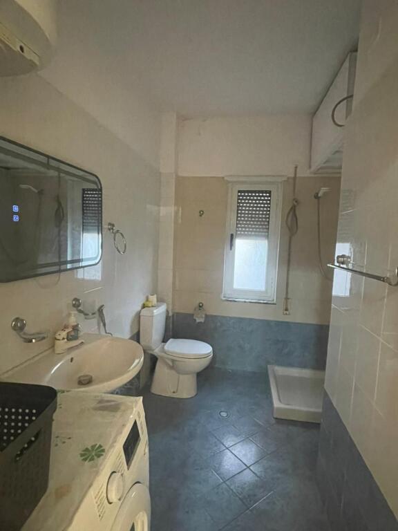 Jepet me qira apartament ne plazh iliria 1+1 totalishte i mobiluar