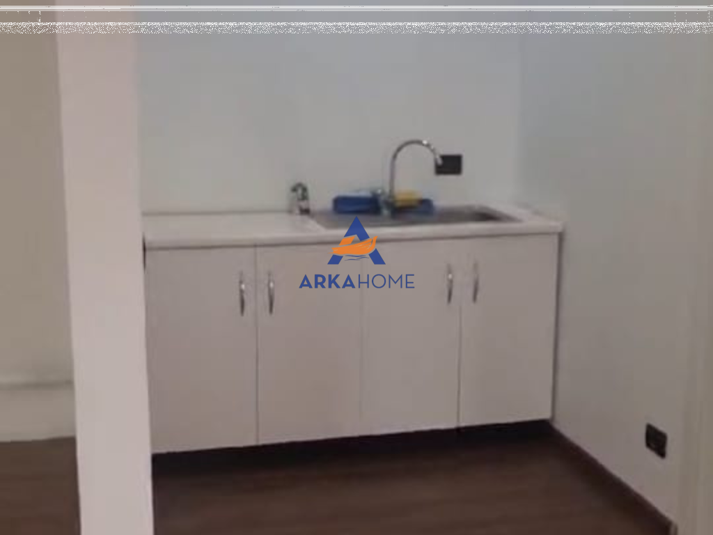 JEPET ME QERA ZYRA 70M2 "KOMPLEKSI DELIJORGJI" 700 EURO