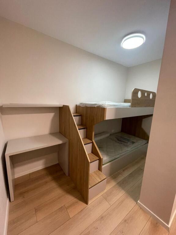 Ne Astir apartament i Ri