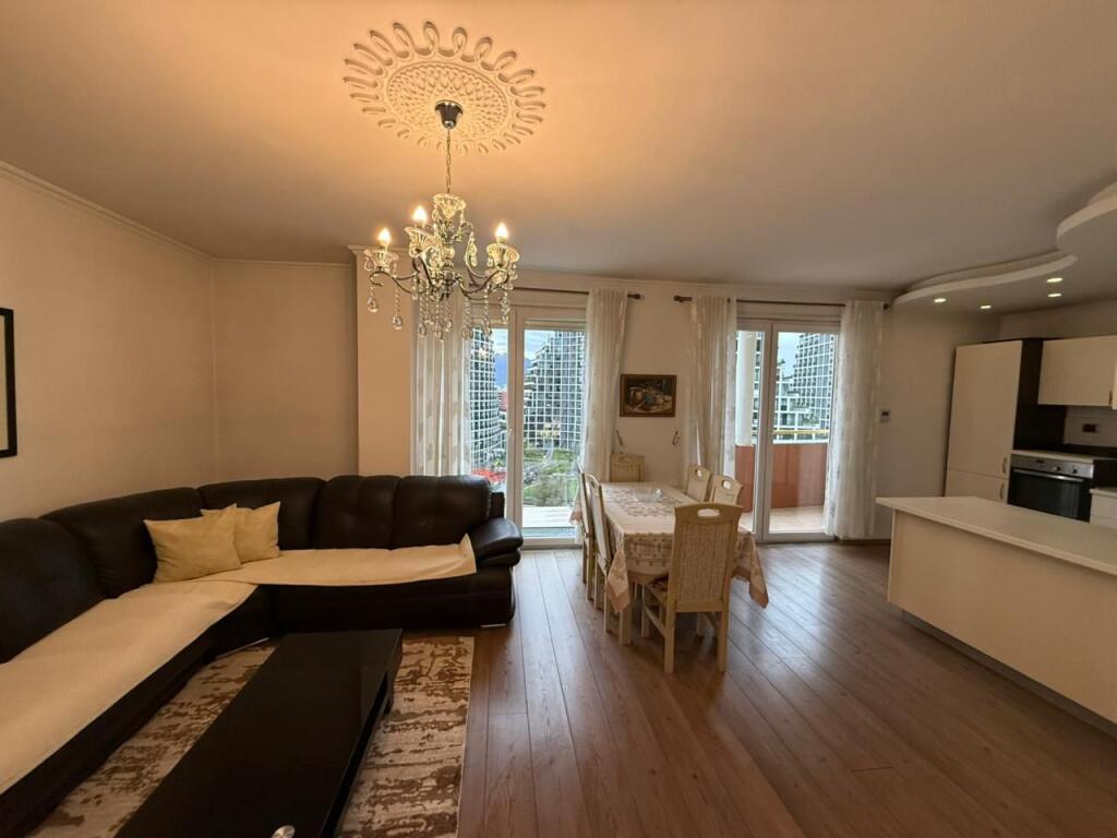 Appartamento in affitto 3+1+2+2 Balconi vicino al Giardino Zoologico, botanico, vicino alla pizzeria Pavarotti