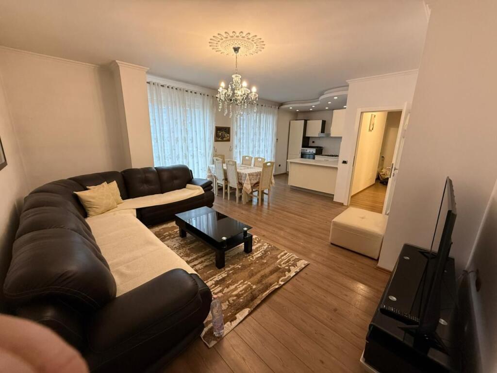 Appartamento in affitto 3+1+2+2 Balconi vicino al Giardino Zoologico, botanico, vicino alla pizzeria Pavarotti